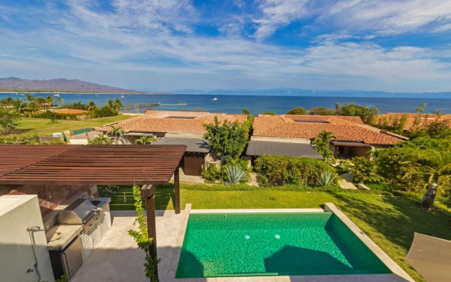 Sunny Vacation Villa 79