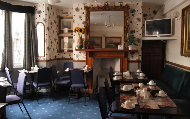 Oakley Hotel