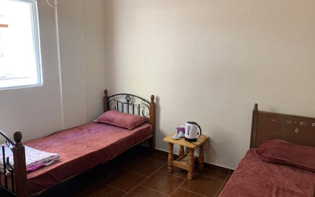 Room17 Youth Hostel
