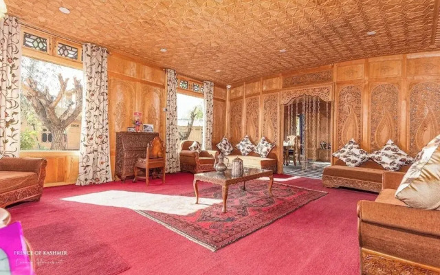 Prince of Kashmir Houseboat
