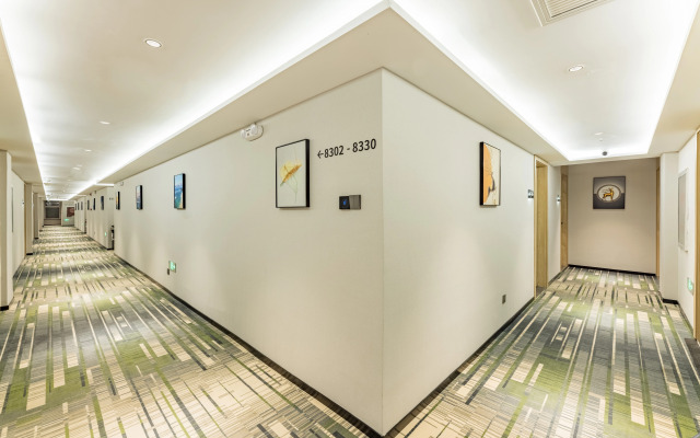 GreenTree Inn Express Hotel (Baoding Mancheng District Government Branch)