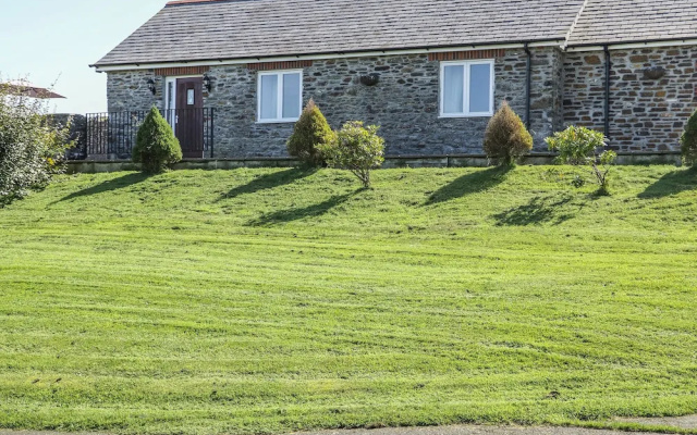 Middle Barn