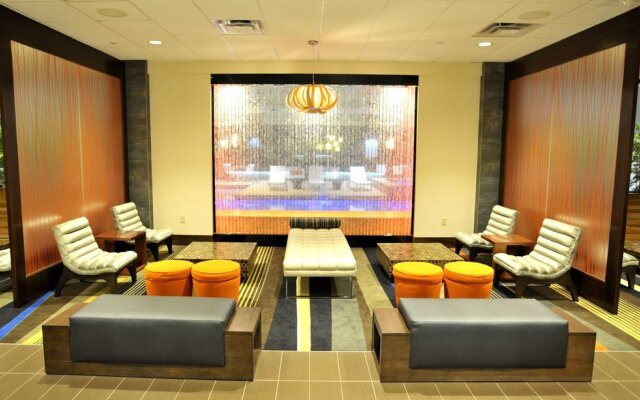 Holiday Inn Hotel & Suites Charleston West by IHG