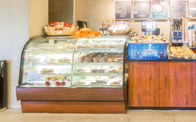 Wyndham Garden Hotel Newark Airport