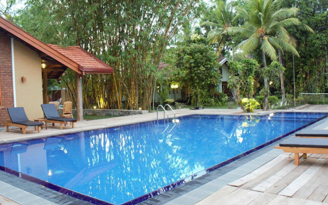 Villa Shade