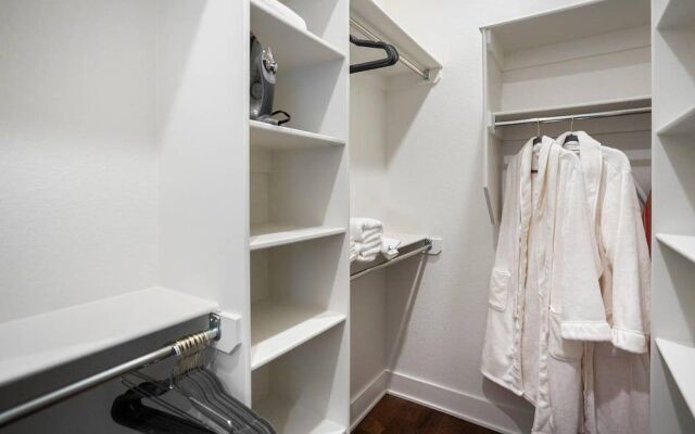 The SoFay Farmhouse - 1 Mile From U of A - Luxury Amenities