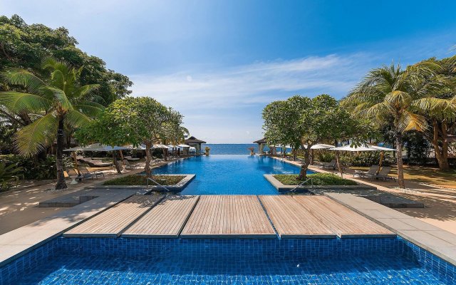 Crimson Beach Resort & Spa - Mactan Island, Cebu