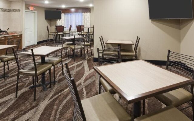 Gateway Park Hotel and Suites