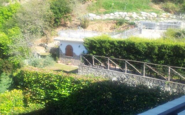 Charming and romantic refuge with secret garden