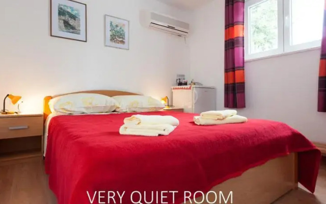 Room Ella