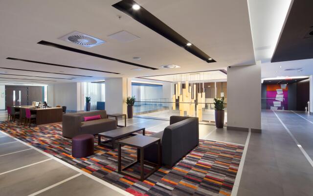 Holiday Inn Hotel & Suites Montreal Centre-ville Ouest by IHG