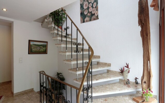 Cozy Apartment With Garden in Düdinghausen