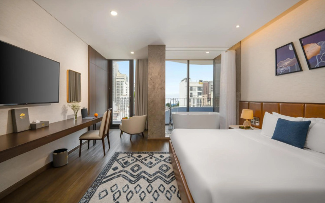 Golden Lotus Grand – Guest Rooms – Da Nang