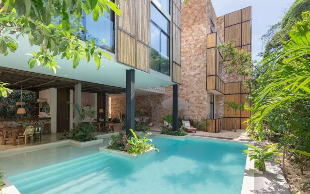 Manor 5 By Lockey