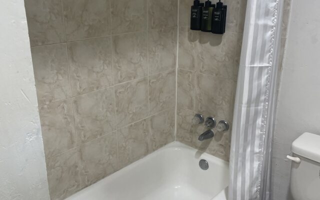 Howard Johnson by Wyndham Pecos