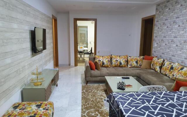 Luxury and Splendid 2 Bedrooms Apartment in Jardin De Carthage Tunis