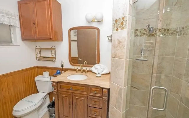 948 Merced Avenue 3 Bedroom Home by RedAwning