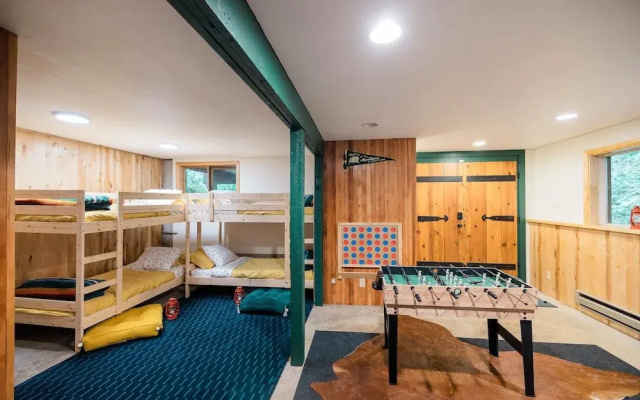 87sl - Starlink - Sauna - Pets OK - Sleeps 8