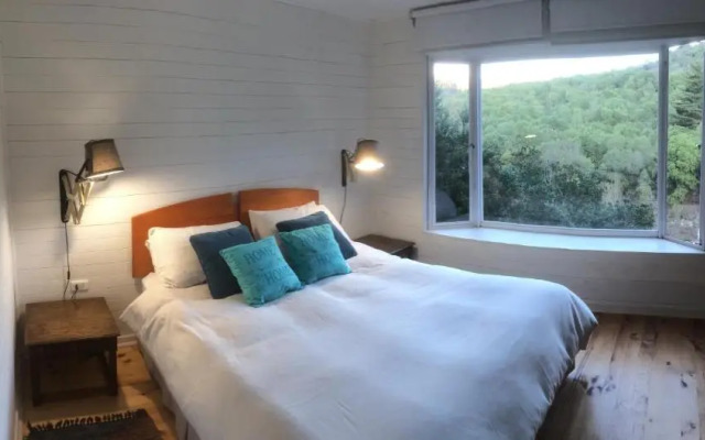 Shangri-La Lodge