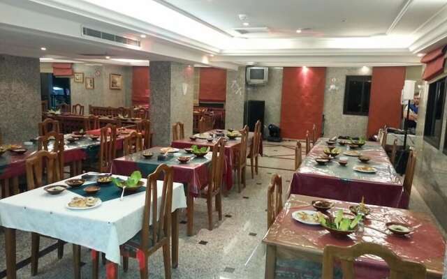 The Diplomat Suite Hotel