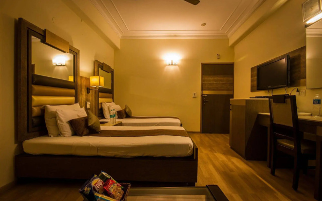 The Sun Court  Yatri