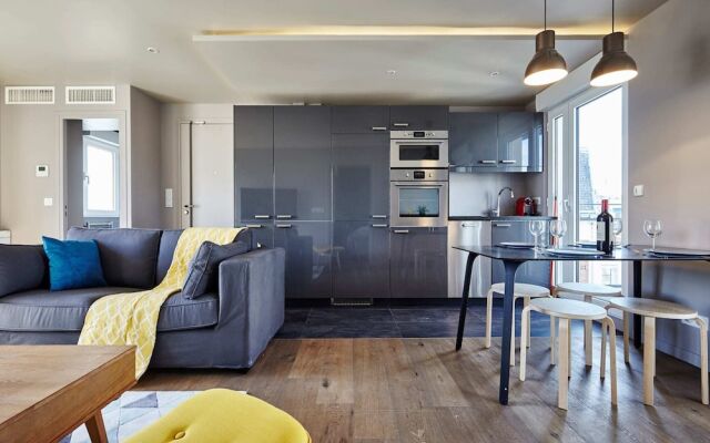 Stunning 2BR Home With Balcony in Batignolles