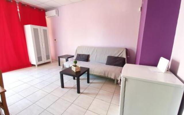 M-George apartment by the airport