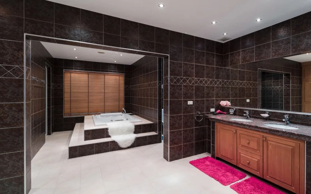 Stunning Luxury Golf and Pool Villas