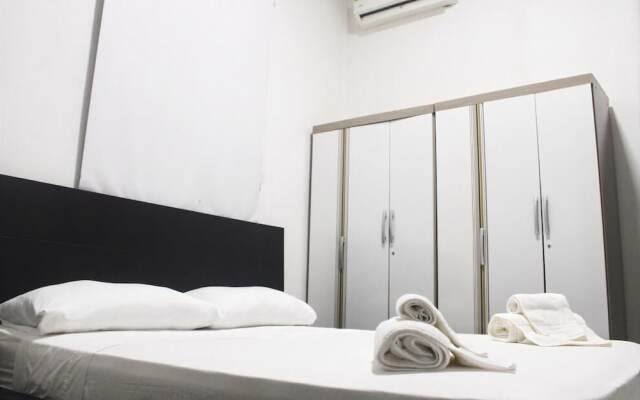 Edens Garden Hostal