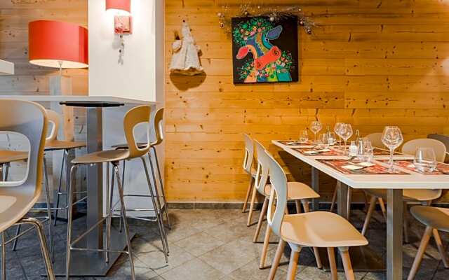 Skissim Select - Chalets Le Grand Panorama II 3* by Travelski