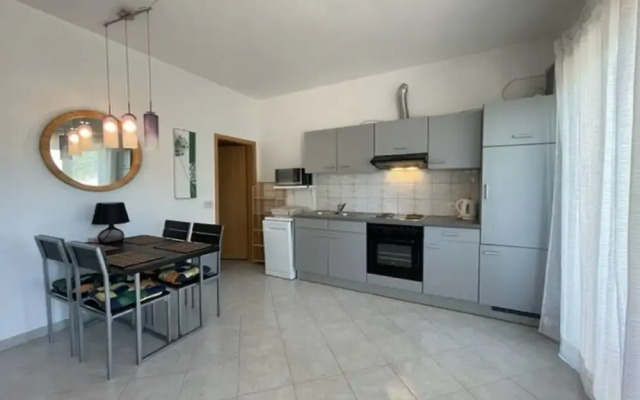 Appealing Apartment With Garden