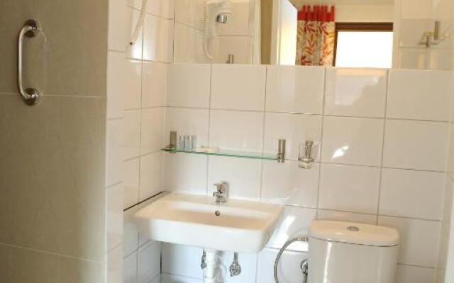 B & B Tomula