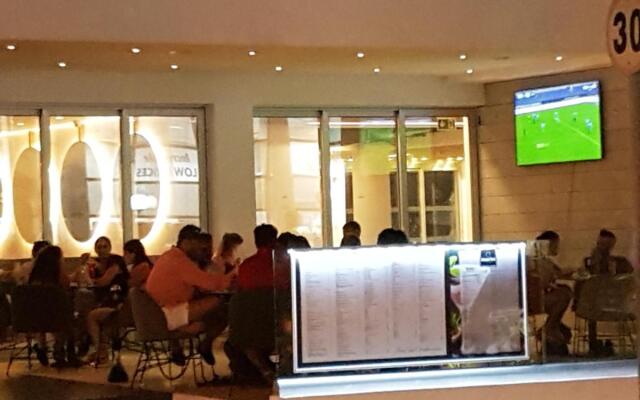 Anthea Hotel Apartments