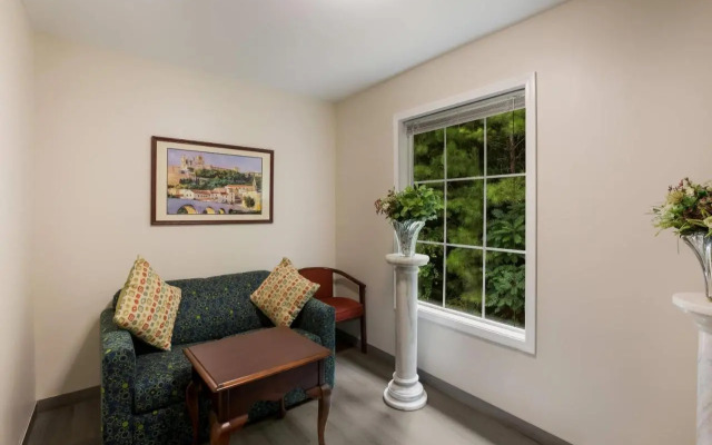 Quality Inn & Suites