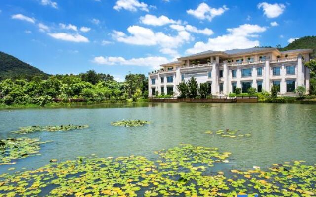 Southeast Huadu Hot Spring Hotel