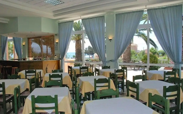 Paramonas Hotel