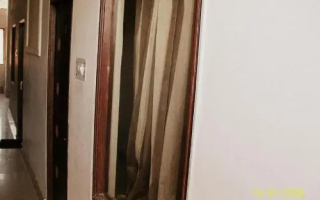 Abhiraj Guest House