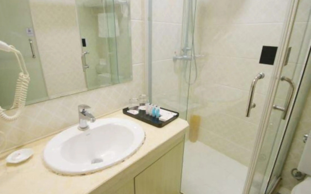 Yanrui Hotel
