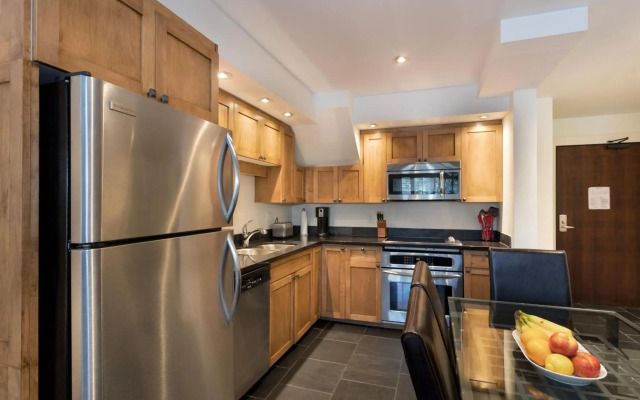 Glacier Lodge - Luxury Condo