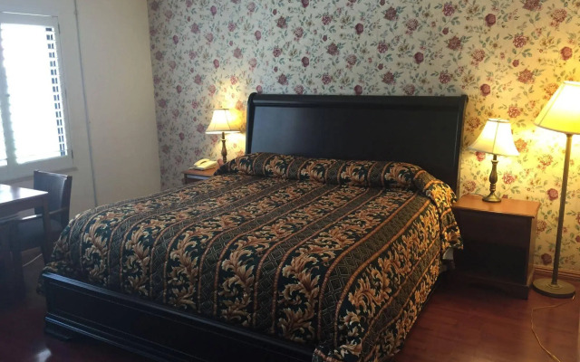 Hollywood 7 Star Motel