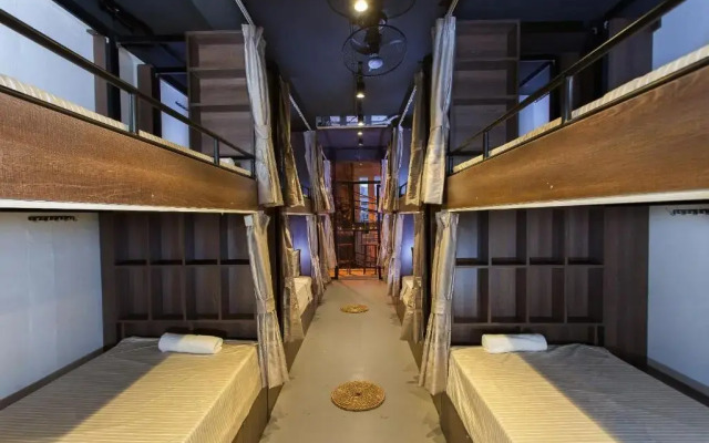 Luxury Backpakers Hotel