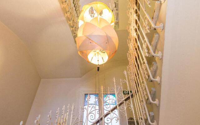 Petit Palace Lealtad Plaza