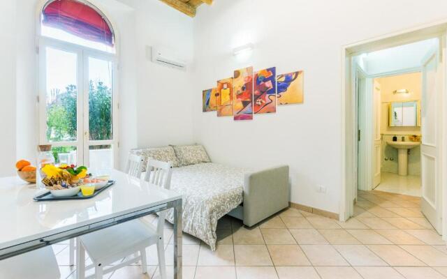 University Apartment con parcheggio e giardino