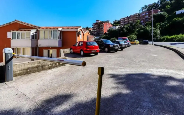 Relaxing Apartment on Budva Coastline