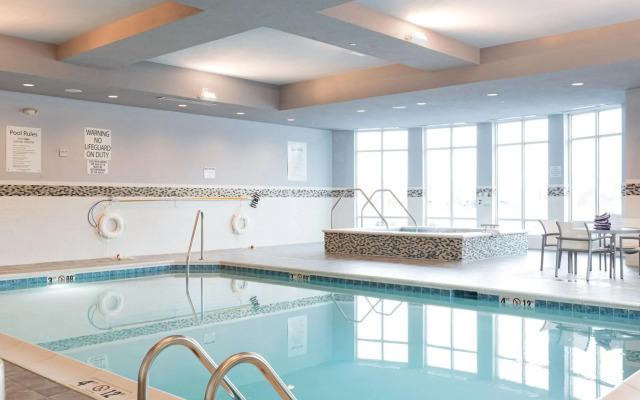 Holiday Inn Hotel & Suites Davenport by IHG