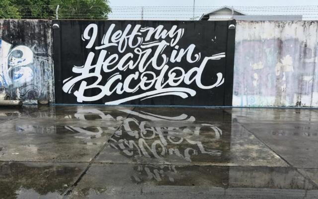 Hometown Hotel Bacolod - Lacson