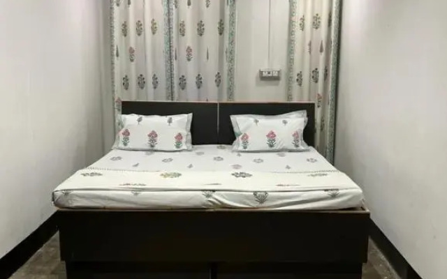 Wanderlust Hostel & Guest House
