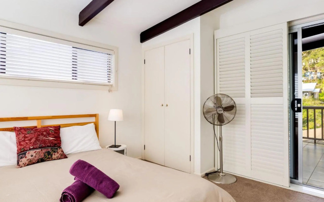 Shanti at Hyams Beach 4pm Check Out Sundays