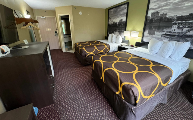 Super 8 by Wyndham New Cumberland