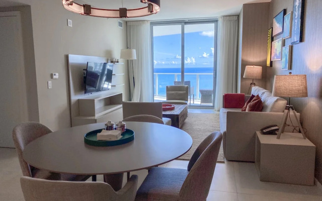 Lyfe Residence Building - Private apts over the beach